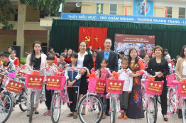 Trao tặng xe đạp cho 100 học sinh nghèo, có hoàn cảnh khó khăn của huyện Tam Đảo